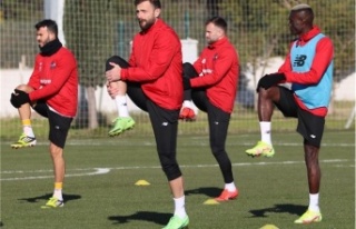 FT Antalyaspor'da Beşiktaş mesaisi çift antrenmanla...