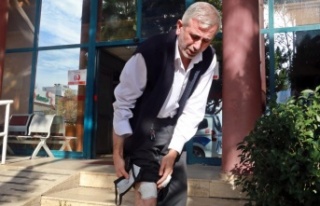 Halk otobüsü şoförünü yola yatırıp tekme ve...