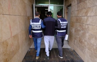 Hırsızlık suçundan aranan 4 şahıs yakalandı