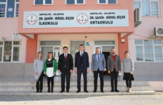 Kaymakam Ürkmezer'den miniklere ziyaret