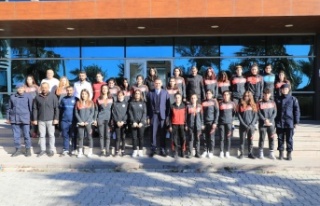 Kaymakam Ürkmezer Yüksekova Belediyespor Kadın...