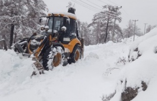 Kırsalda karla mücadele çalışması sürüyor 