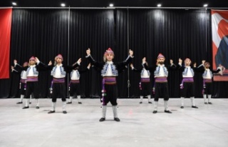 Konyaaltı Halk Oyunları Topluluğu yeni üyelerini...