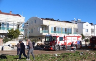 Lüks dubleks villanın ikinci katı alevlere teslim...