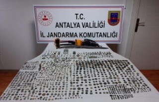 Roma dönemine ait bin 124 parça tarihi eser ele...