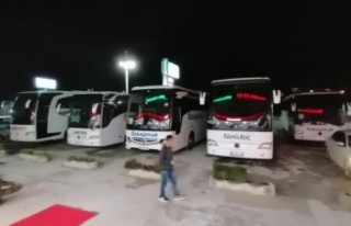 16 saattir kar ve tipi nedeniyle kapalı olan yolda...