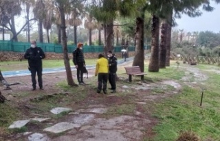 19 yaşındaki genç kız parkta yarı baygın halde...