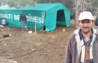 Ağılı çöken vatandaşa belediyeden çadır desteği