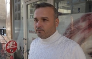 Ailesini kahvaltıya getiren adamın masada unuttuğu...