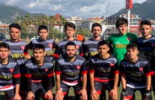 Alanya Belediyespor futbol takımı playoffu garantiledi