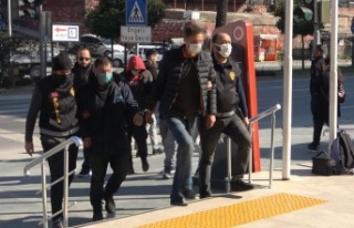 Alanya'da 10 ayrı otomobilden hırsızlık yapan...