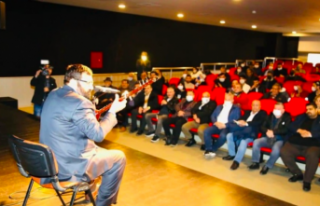 Alanya'da Ateş Ali’den hem konser hem tanıtım