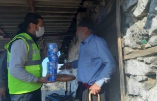 Alanya kırsalındaki yaşlılara sıcak yemek desteği