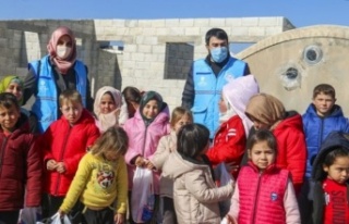 Alanya’dan 1743 çift bot ihtiyaç sahibi çocuklara...