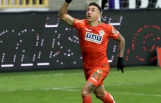 Alanyaspor, Davidson''un ayrılığını...