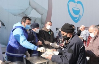 Antalya Büyükşehir Belediyesi Mobil Aşevi Isparta’da