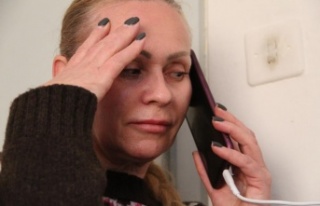 Antalya'da yaşayan Ukraynalıların eli telefondan...