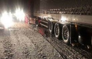 Antalya-Konya yolu tır geçişine kapatıldı