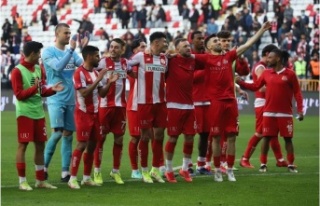Antalyaspor, 8 hafta sonra 3 puan hasretine son verdi