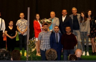 Bakan Çavuşoğlu’ndan ALTSO Tiyatro Kulübüne...