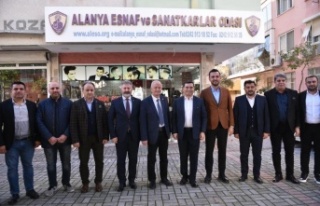 Başkan Tütüncü, Alanya’da esnaf ziyaretinde