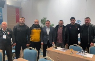 Başkan Yücel, 2022 Yağlı Güreş Forumu’nda