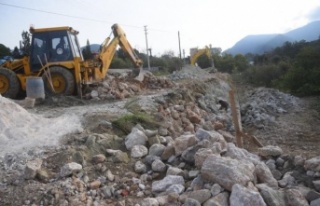 Başkan Yücel’den Acınar yolu talimatı