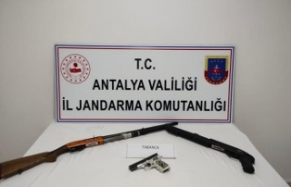 Cezaevinden izinli çıkıp tabanca ve av tüfeği...