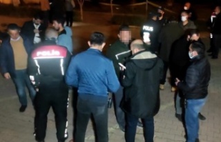 İki arkadaşın alkol masasındaki kavgası kanlı...