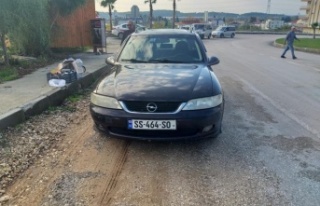 Jandarma tarafından gümrük süresi dolan 8 araca...