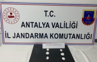 Jandarmanın yol uygulamasında uyuşturucu ele geçirildi