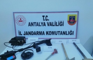 Kaçak kazı yapan 4 kişi yakalandı