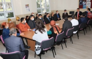 Kaymakam Ürkmezer öğretmenlerle buluştu