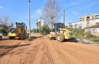 Kepez’de yol yapım çalışması