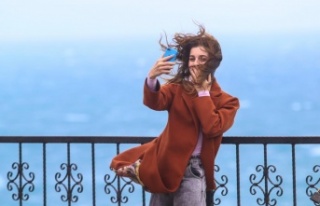 Konyaaltı sahilinde renk cümbüşü oluştu, görenler...