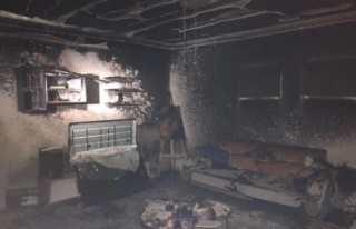 Korkutan yangında daire kullanılamaz hale geldi