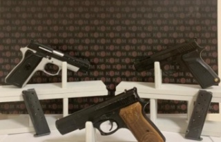 Otobüs terminalinde meyve çuvalı içinde ruhsatsız...