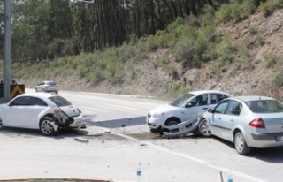 Otomobil dereye uçtu: 1’i ağır, 4 yaralı