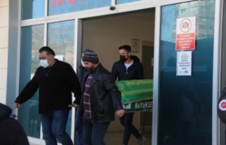 Otomobilin ağaca çarptığı kazada ölen gencin...