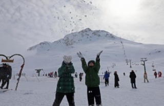 Saklıkent kayak merkezinde yarıyıl tatili yoğunluğu