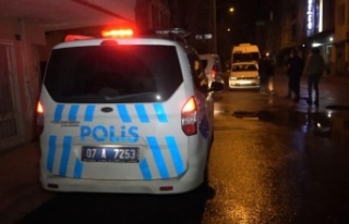 Sokakta yürürken silahlı saldırıya uğradı