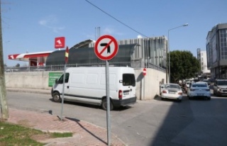 Sürücülerin yasak yol inadı, diğer sürücüleri...