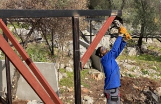 Turizm merkezi Kaş’ta kaçak yapılar yıkıldı