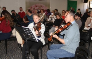 55 hekim eğitime destek için şarkı söyleyecek