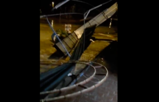 Alanya'da fırtına o bölgeyi yerle bir etti