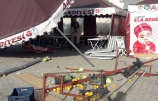 Alanya'da kontrolden çıkan araç kermes alanına...