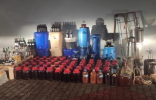 Alanya'da sahte içki üretimine suçüstü:...