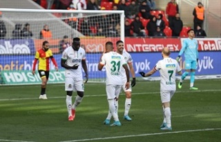 Alanyaspor İzmir'den 3 puanla dönüyor