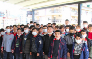 Alanyum AVM'de öğrenciler 'İyi ki Varsın...