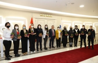 Antalya Büyükşehir Belediyesi kadın çalışanlarına...